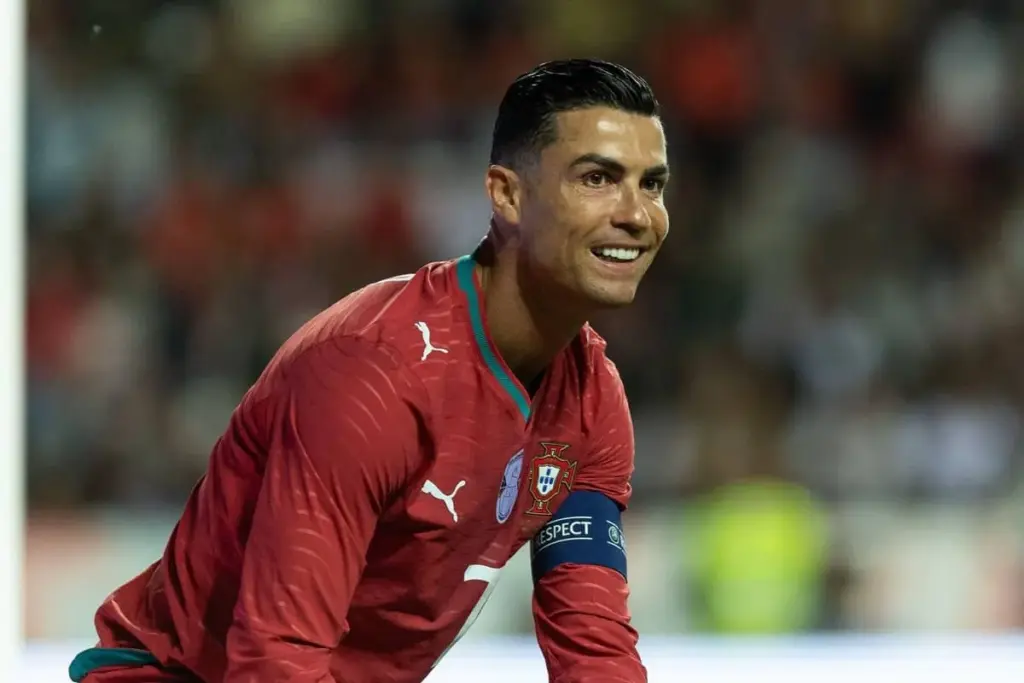 Cristiano Ronaldo fará estreia como ator em série de futebol