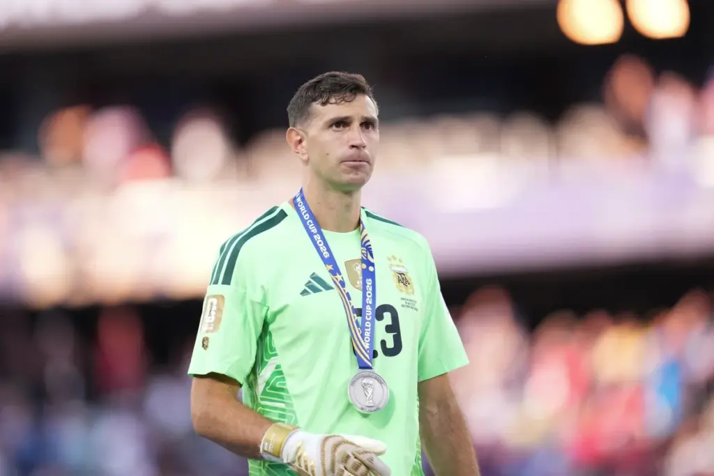 Dibu Martínez cogita aposentadoria da Argentina após vice na Copa