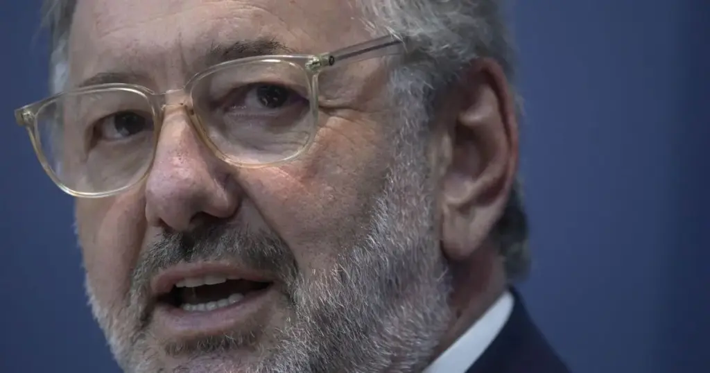 Ministro: EUA pediram abertura do setor químico e isenção para indústria