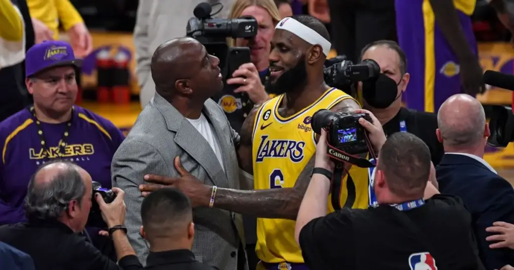 Magic Johnson: “LeBron torna os 76ers um dos melhores times da NBA”