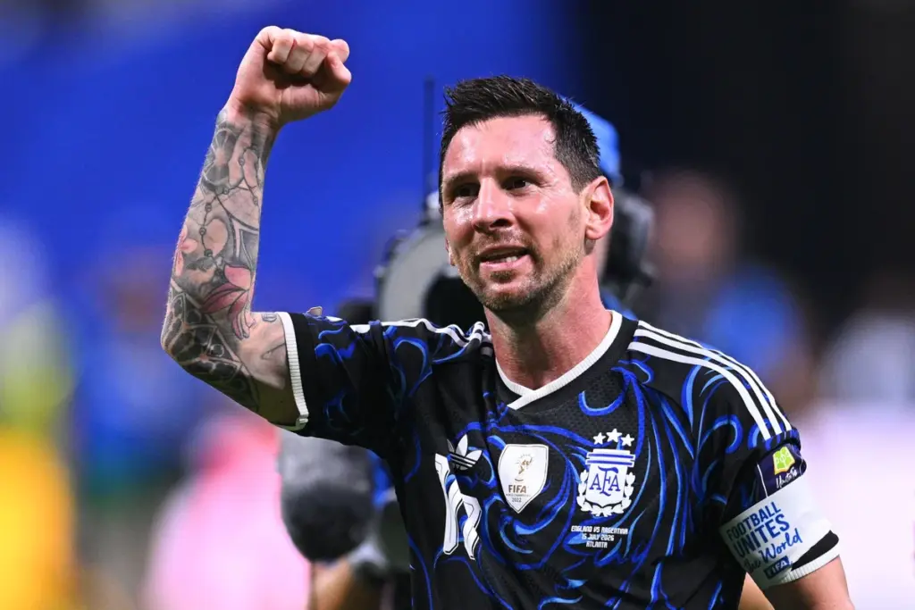 Messi alcança Cafu ao entrar em campo na sua terceira final de Copa