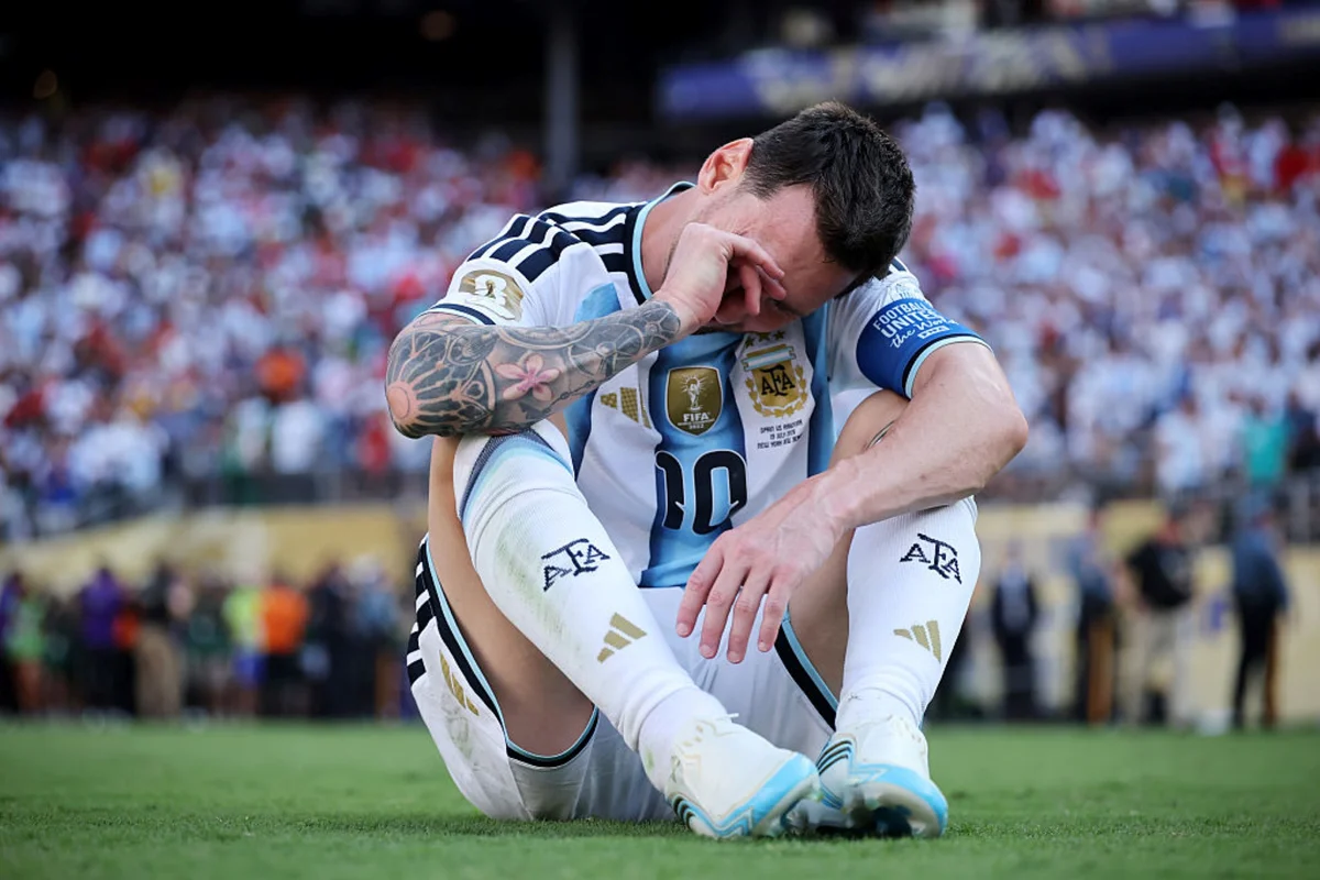 Messi cai em lágrimas após vice da Argentina na Copa do Mundo