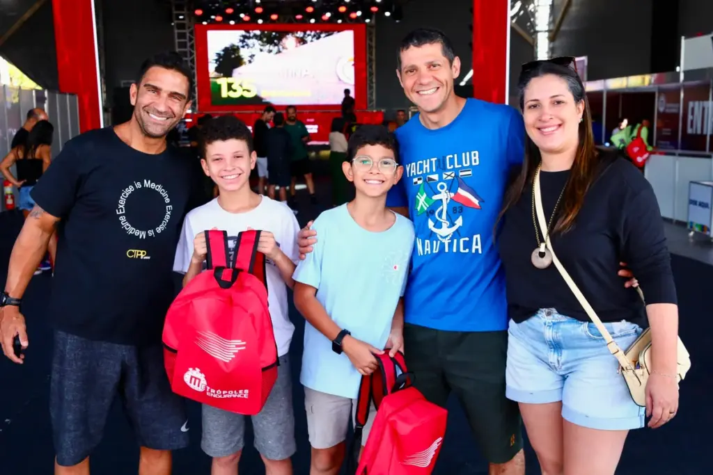 Metrópoles Endurance: empolgação de atletas marca 1º dia de entrega de kits