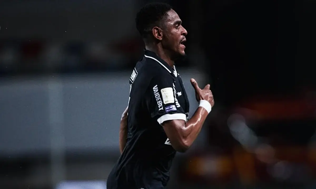 No Mangueirão, Remo derrota Vitória e sobe uma posição no Brasileirão