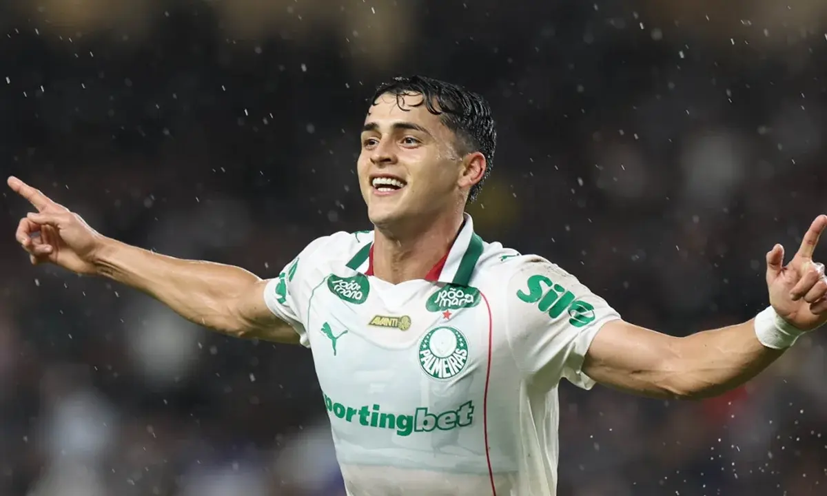 Palmeiras goleia o Vitória por 4 x 0 em jogo marcado por polêmicas