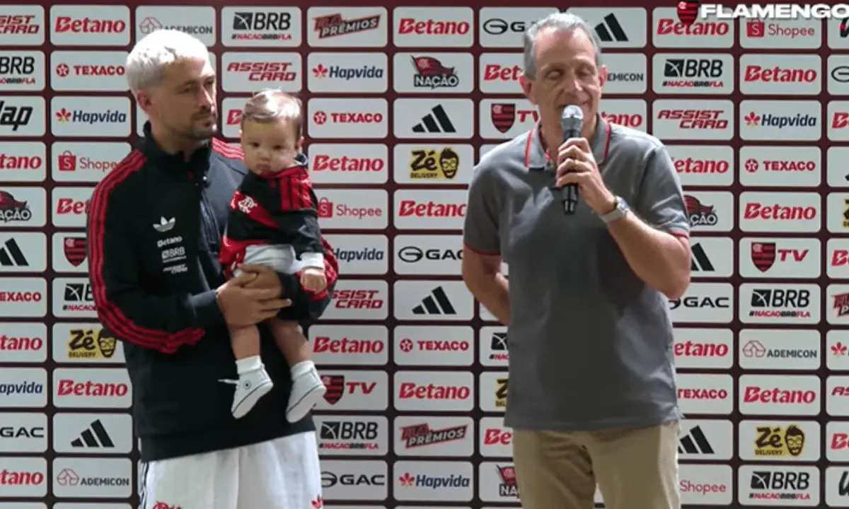 Presidente do Flamengo, BAP anuncia busto em homenagem à Arrascaeta