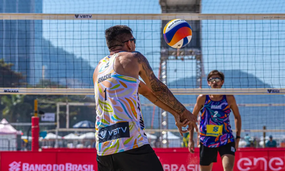Rajadas de vento adiam jogos do Mundial de vôlei de praia no RJ