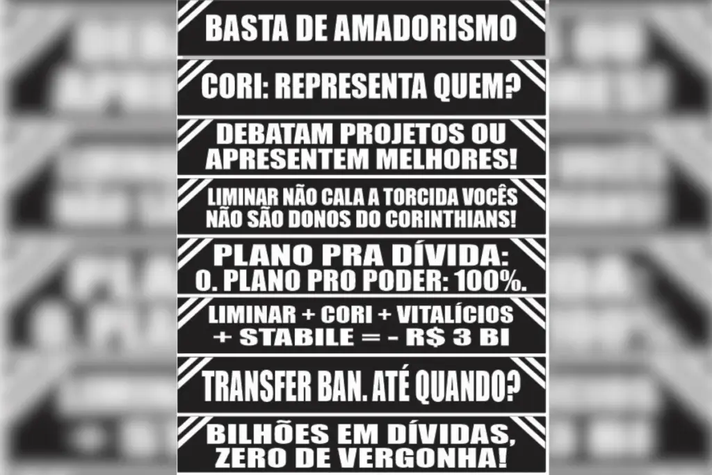 Torcida organizada do Corinthians protesta em jogo contra o Athletico