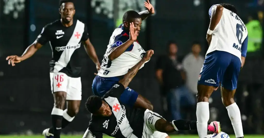 Vasco nas oitavas da Sul-Americana: saiba adversário e datas do confronto
