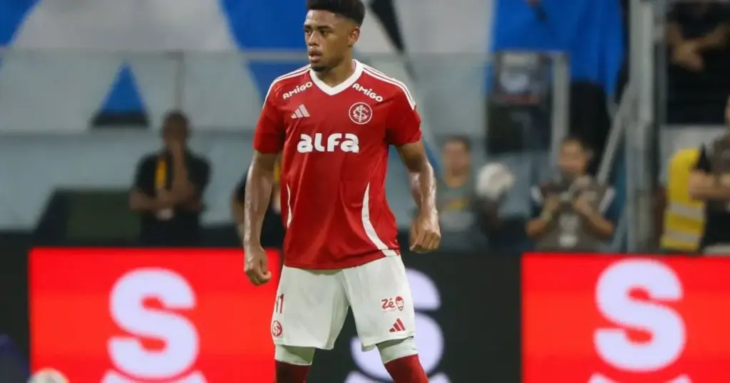 Comentarista diz que punição a Victor Gabriel, do Inter, é “exagerada”