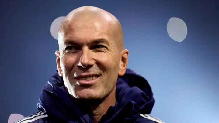Zidane terá salário de R$ 1,75 milhão na seleção francesa