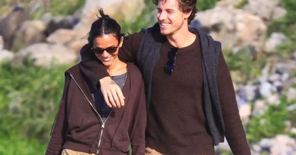 Shawn Mendes posta primeira foto com Marquezine em aniversário da artista