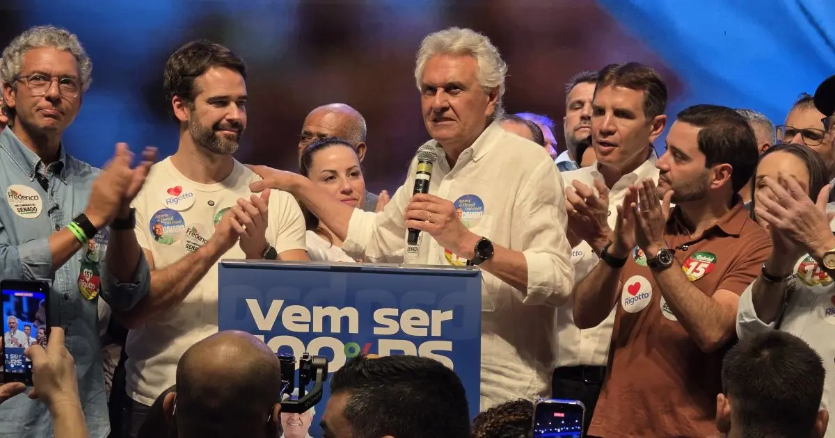 Caiado sobre Lula e Flávio: Brasil está “sequestrado pelos dois rejeitados”