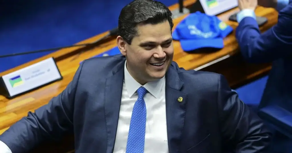 “Estávamos certos”, diz Alcolumbre sobre descoberta de petróleo no Amapá
