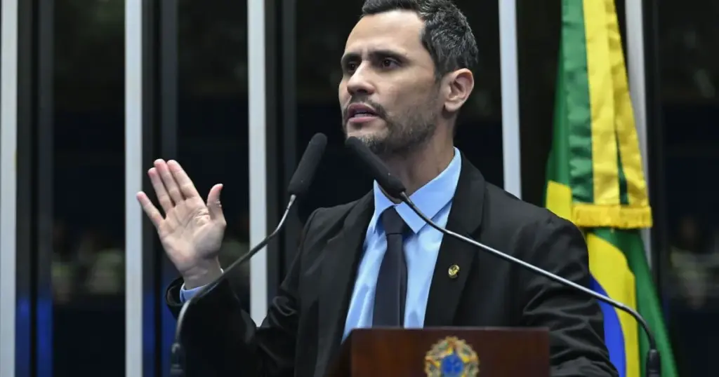 Republicanos recua e decide lançar Cleitinho ao governo de Minas Gerais