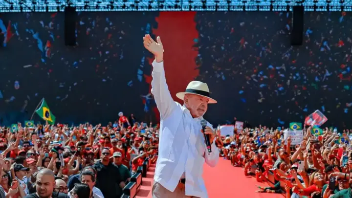 Novas ferramentas digitais enfrentam resistência de Lula na campanha do PT
