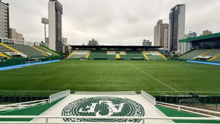 Chapecoense x São Paulo: escalações e onde assistir ao jogo do Brasileirão
