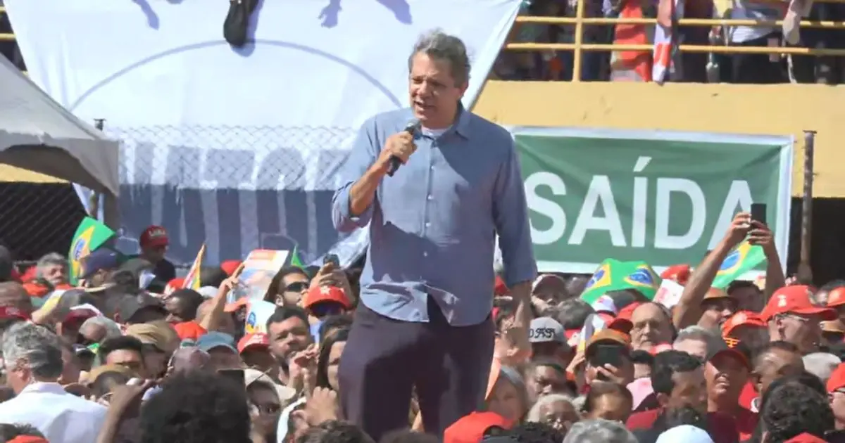 Haddad lança campanha em evento exaltando Lula