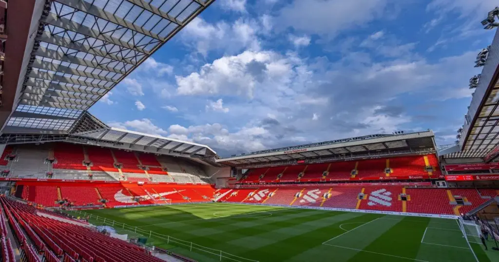 Liverpool x Como: horário e onde assistir ao amistoso