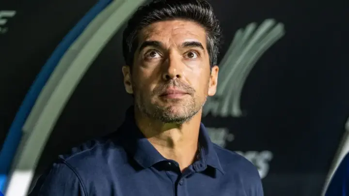 Abel detona expulsão de Andreas e é direto sobre falha de Carlos Miguel