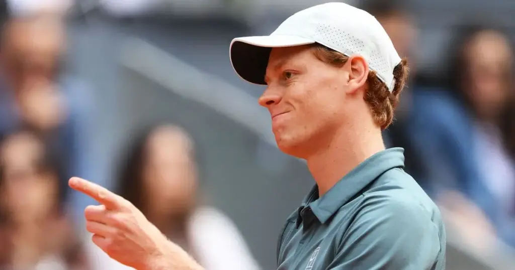 Jannik Sinner desiste de Cincinnati Open por conta de lesão no joelho