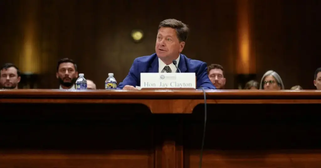 Jay Clayton toma posse como diretor de inteligência nacional dos EUA