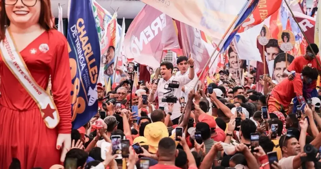 João Campos cita legado do pai ao lançar candidatura ao governo de PE