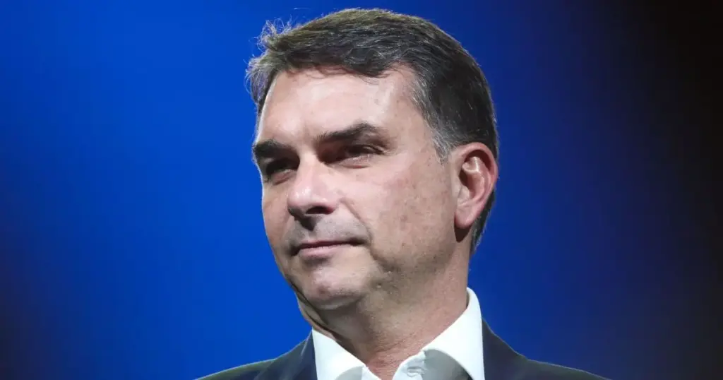 Flávio diz que aceitará resultado das urnas e defende que preso trabalhe