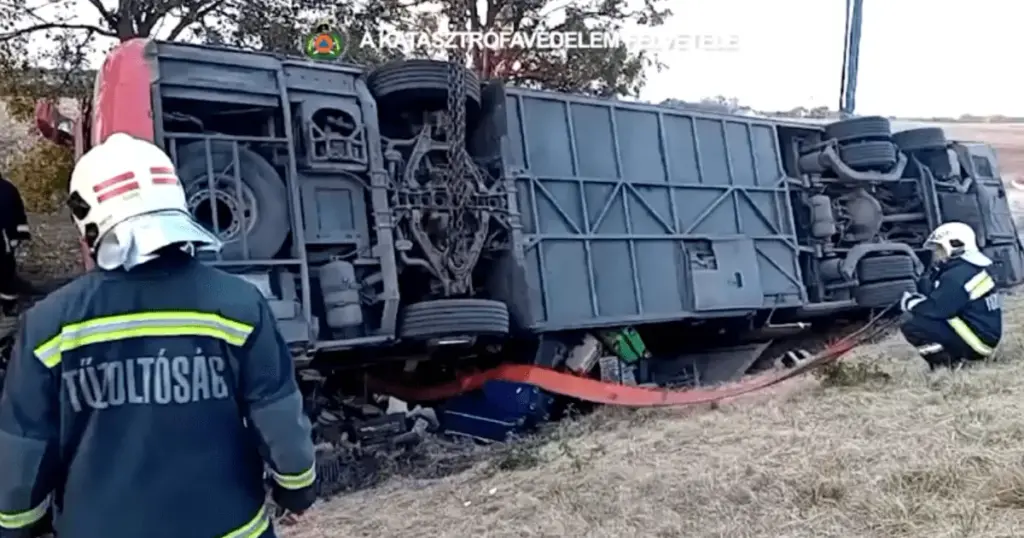Acidente com ônibus deixa ao menos 12 mortos na Hungria