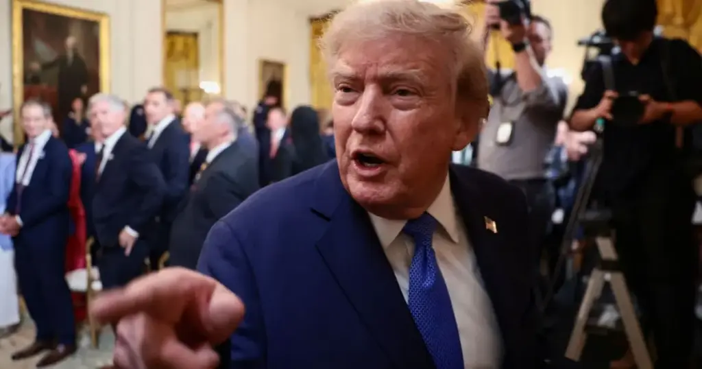 Trump ameaça atacar Omã se país interferir nos esforços dos EUA em Ormuz