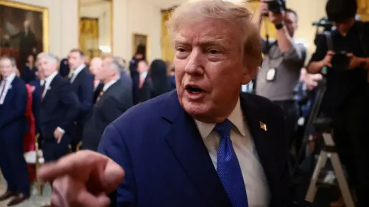 Trump ameaça atacar Omã se país interferir nos esforços dos EUA em Ormuz
