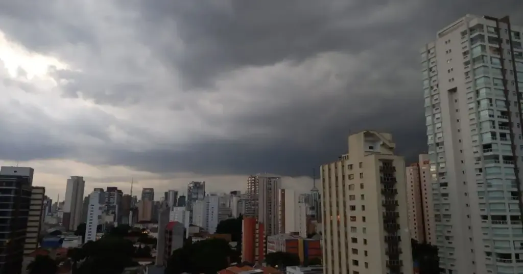 São Paulo instala Gabinete de Crise por previsão de ventos de até 100 km/h