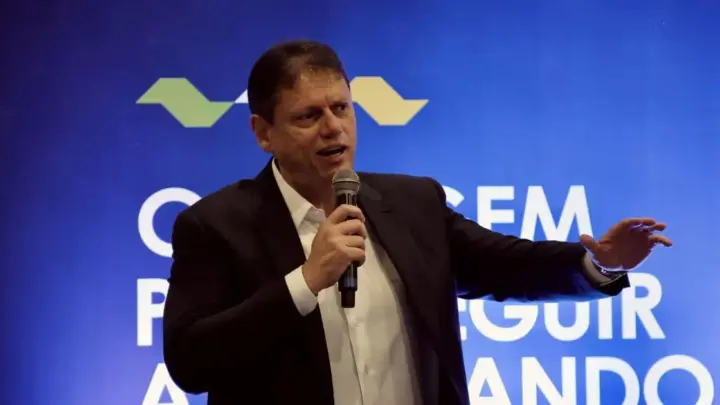 Tarcísio confirma apoio de 38 municípios da Região Metropolitana de SP