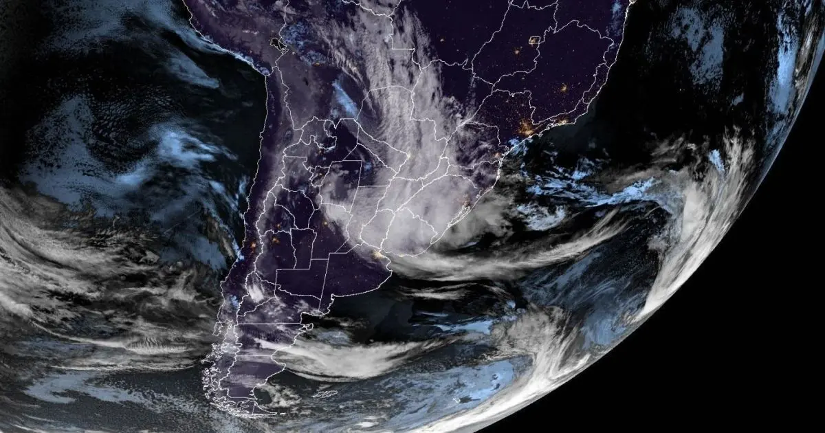 Ciclone extratropical na costa do Brasil põe estados em alerta de perigo