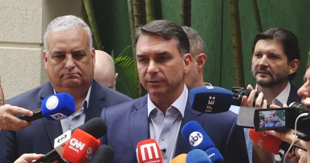 Flávio encontra ministro de Bukele e fala em reforma no sistema prisional