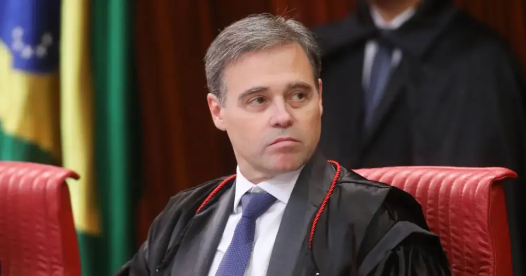 Entenda fala de Mendonça sobre salário do STF dar “condição média” de vida