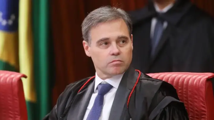 Entenda fala de Mendonça sobre salário do STF dar “condição média” de vida