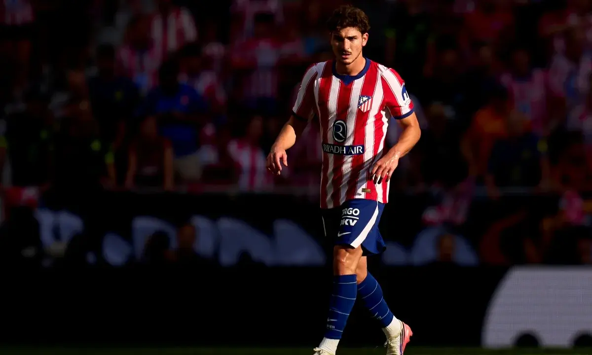 Após faltar treinos no Atleti, Julián Álvarez faz atividade sozinho no CT