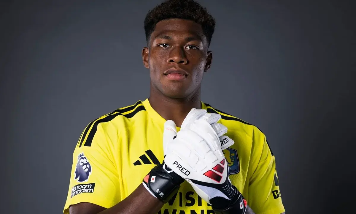 Aston Villa anuncia Suzuki, goleiro japonês destaque da Copa do Mundo