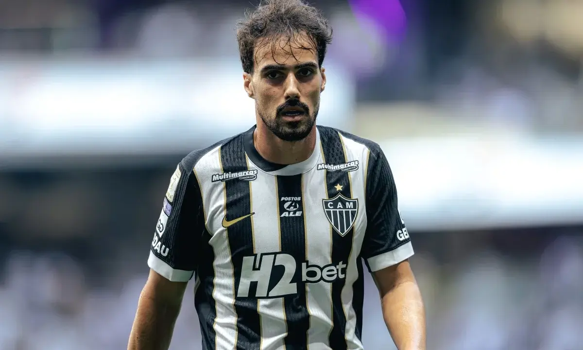Atlético-MG confirma lesão no pé do meio-campista Igor Gomes