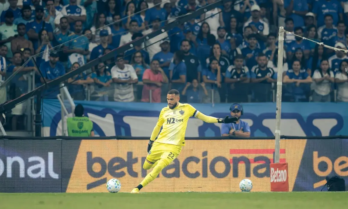 Atlético-MG confirma retorno de Victor Hugo e lesão de Everson