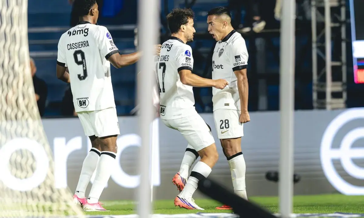 Atlético vence Bragantino e abre vantagem nas oitavas da Sul-Americana