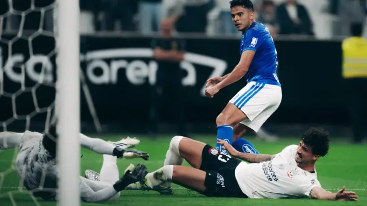 Brasileirão: Cruzeiro vence Corinthians fora de casa e se firma no G-5