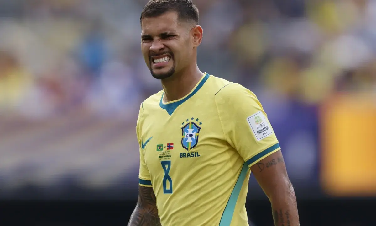 Bruno Guimarães: Newcastle rejeita proposta do Arsenal pelo brasileiro