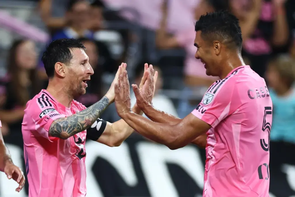 Casemiro destaca compromisso de Messi após morte do pai: "Nunca vi"