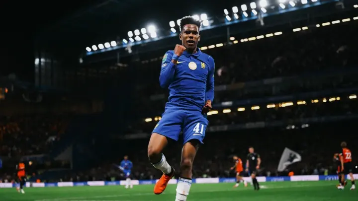 Chelsea vence Luton Town e avança de fase na Copa da Liga Inglesa