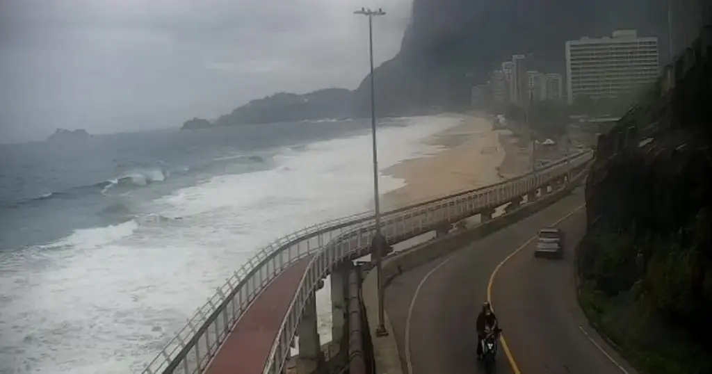 Rio tem alerta de ressaca e Ciclovia Tim Maia é interditada