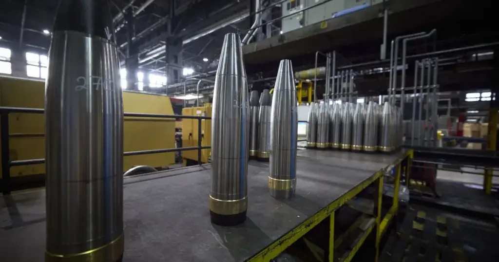 Pentágono pressiona empresas para ampliar produção de armas