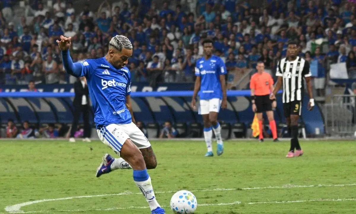 Cruzeiro define time titular para enfrentar o Flamengo na Libertadores