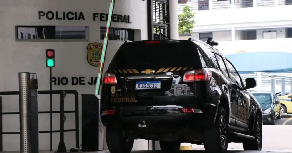 PF faz operação contra fraudes em emissão de CPFs no RJ